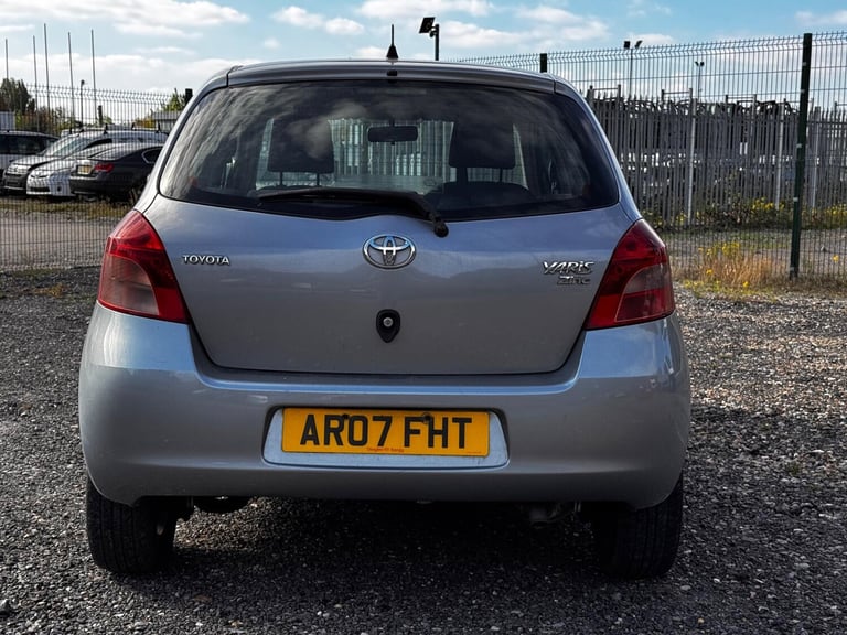  Toyota Yaris 1.3 VVT-i Zinc Hatchback 5dr Petrol Manual (141 g/km, 85 bhp) Petrol Manual