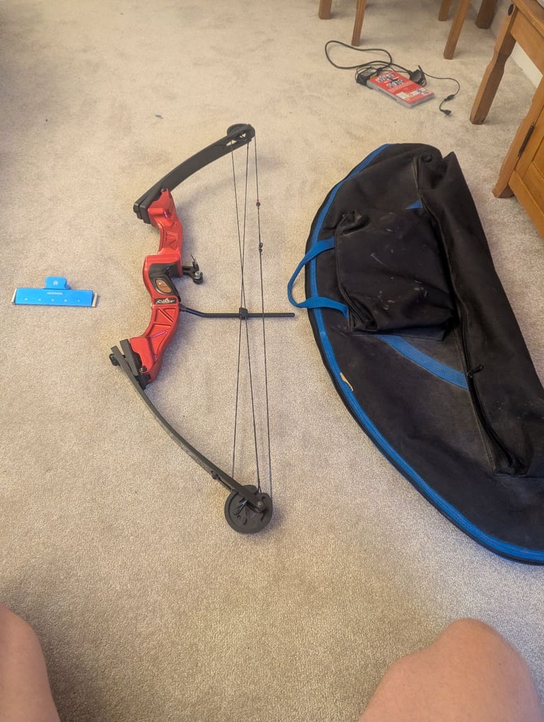 image for Hoyt Rebel XT Bow and carrying case (archery)