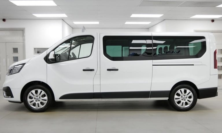 2020 70 NISSAN NV300 MINIBUS 2.0 DCI 30 TEKNA COMBI VAN DOUBLE CAB L2 145 BHP * 