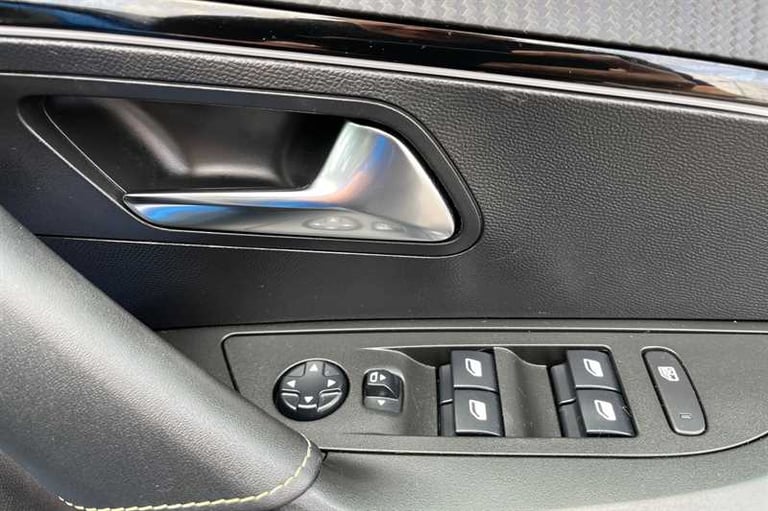 2021 Peugeot E-2008 50kWh GT SUV 5dr Electric Auto (136 ps) SUV Electric Automatic