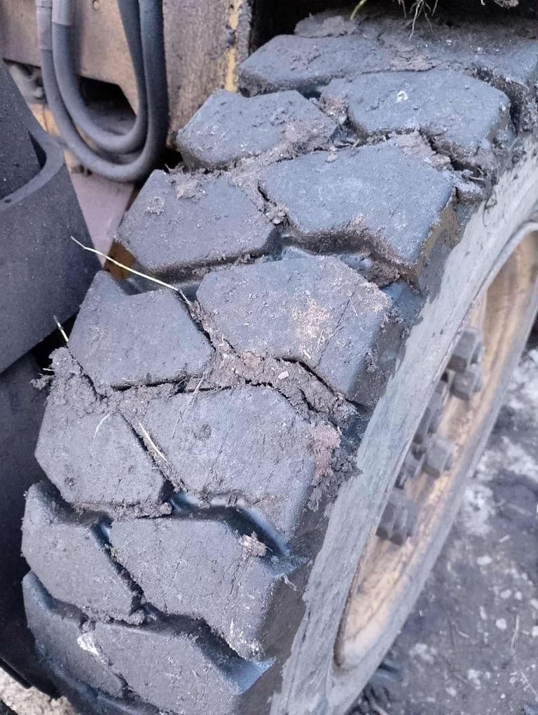 Caterpillar CAT v40d 2 ton diesel container forklift no VAT