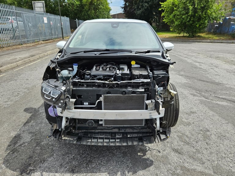 2024 74 Citroen C3 1.2 PureTech Plus 5dr Black Light Damaged Salvage 