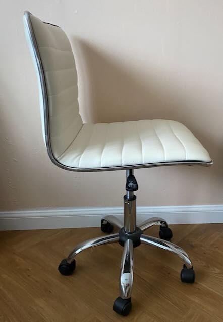 Slimline desk and office chair
