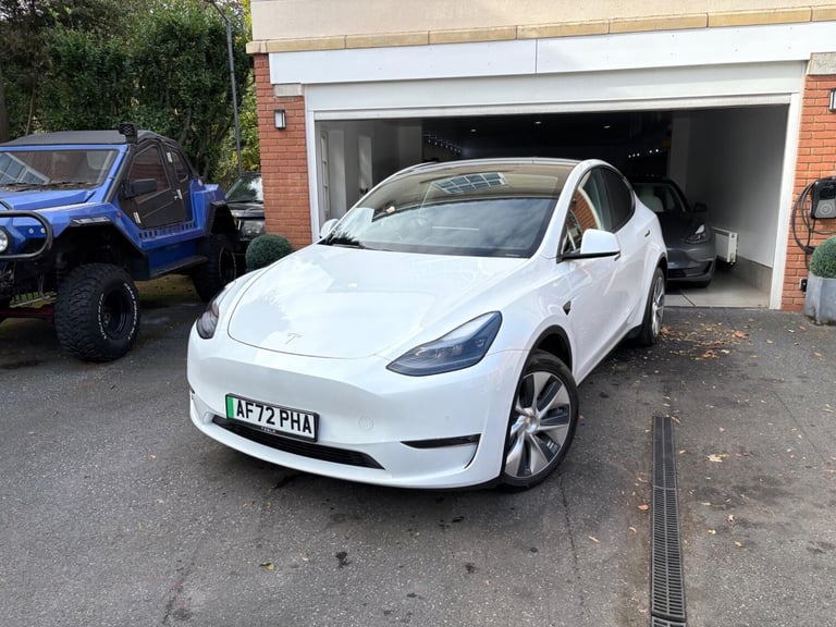 image for 2022 Tesla Model Y (Dual Motor) Long Range Auto 4WDE 5dr MPV Electric Automatic