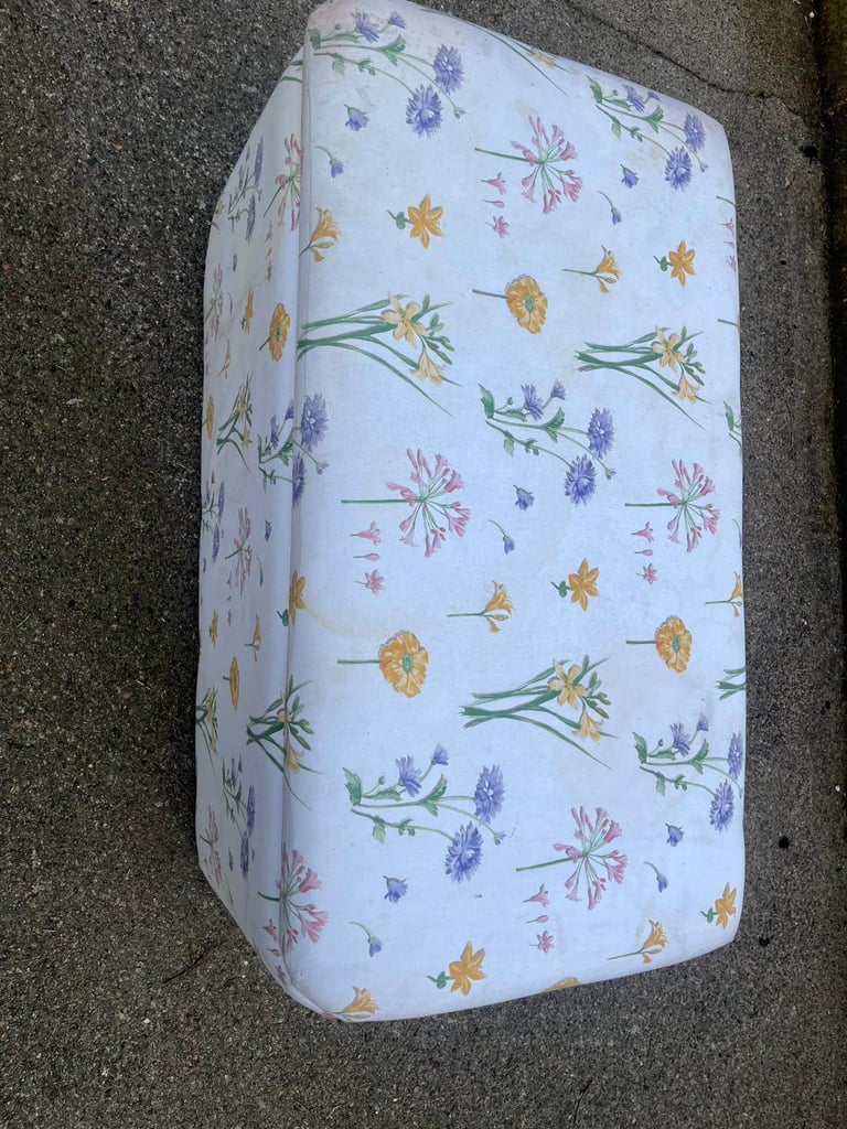 Blanket box / ottoman 