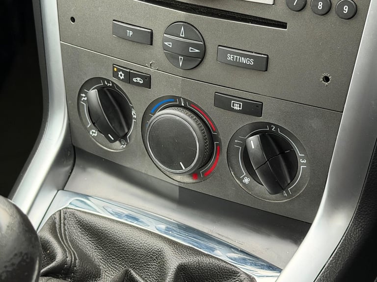 2015 Vauxhall Antara 2.2 CDTi Exclusiv 2WD Euro 5 (s/s) 5dr HATCHBACK Diesel Manual