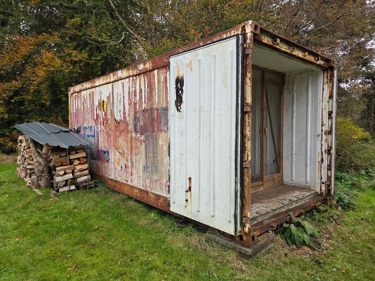 20 foot shipping container