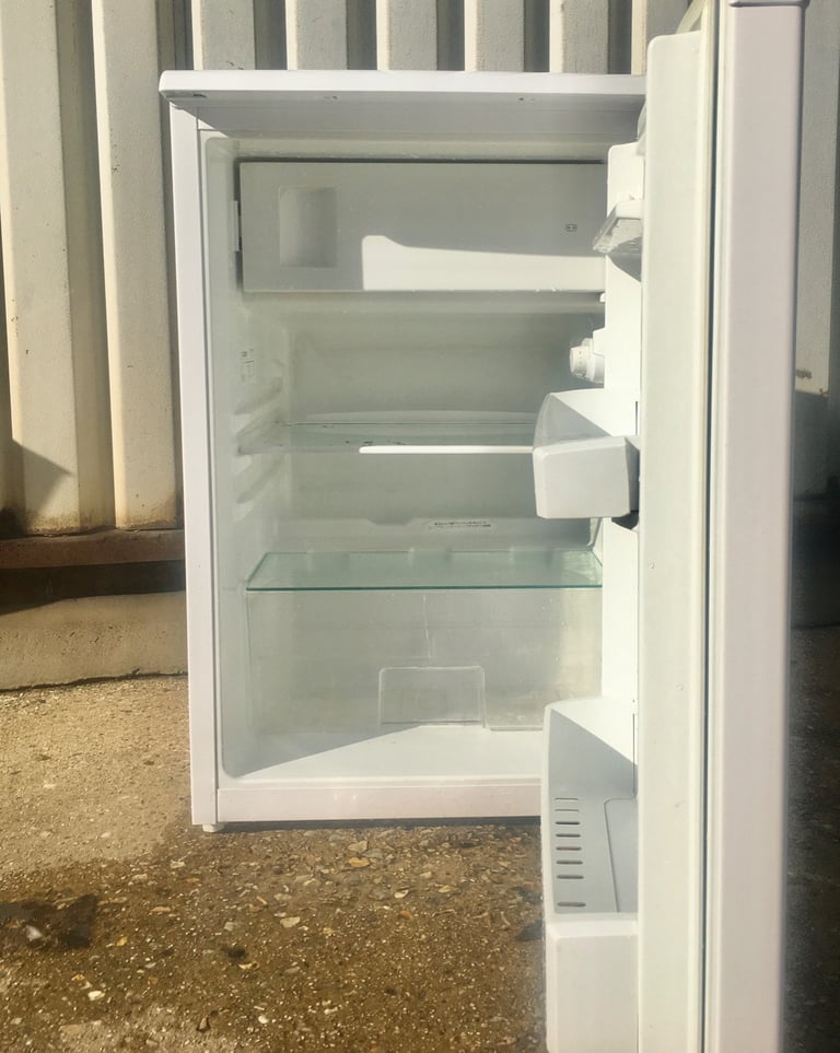 BEKO SUPER CLEAN UNDER COUNTER FRIDGE WITH FREEZER COMPARTMENT FREE DELIVERY 
