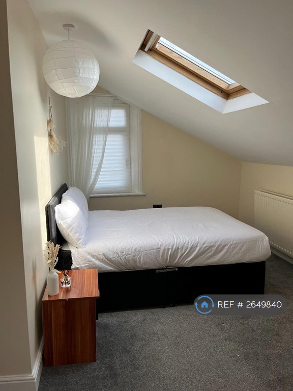 1 bedroom flat in Azalea Terrace North, Sunderland, SR2 (1 bed) (#2649840)