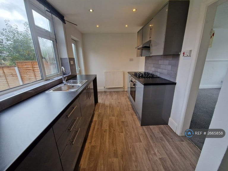 2 bedroom house in Wilton Road, Crumpsall, Manchester, M8 (2 bed) (#2665858)