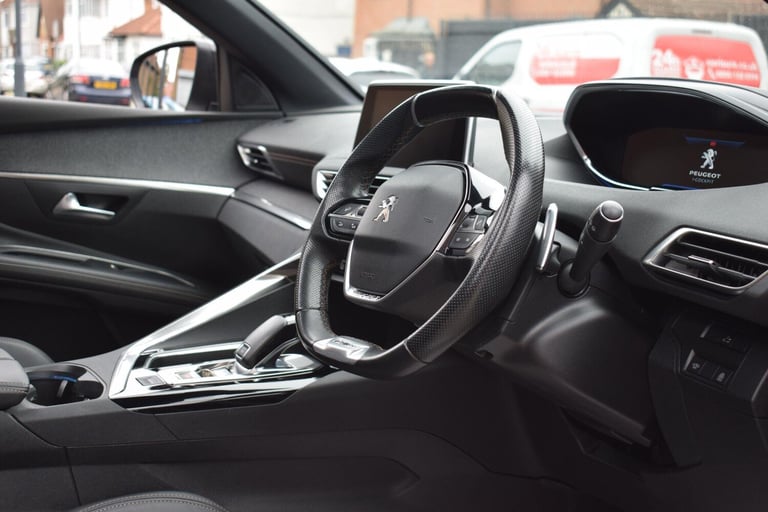 2019 Peugeot 5008 1.6 PureTech GT Line Premium EAT Euro 6 (s/s) 5dr HATCHBACK Petrol Automatic