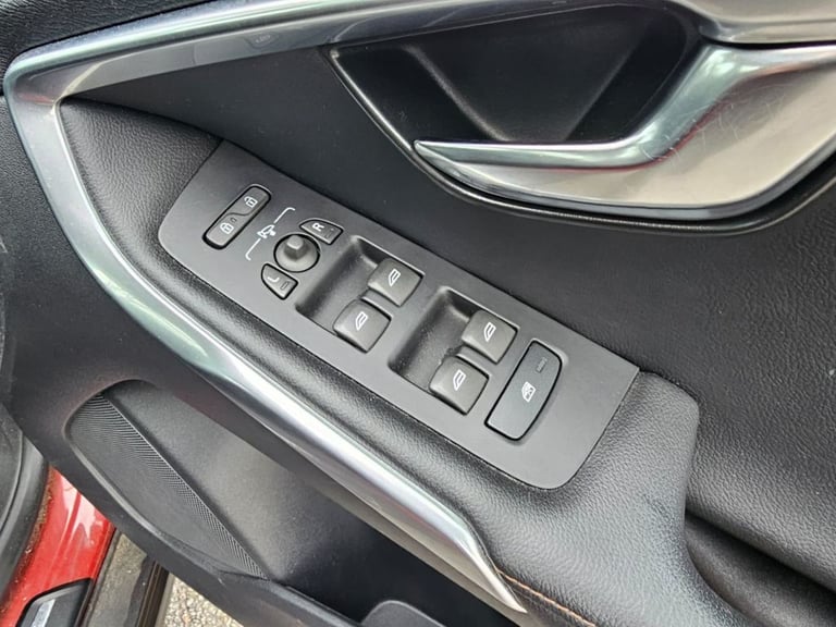 2014 Volvo V40 Cross Country 1.6 D2 Lux Nav Hatchback 5dr Diesel Powershift Euro 5 (s/s) (115 ps)...