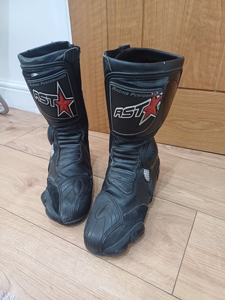 Size 41/8 RST boots. 