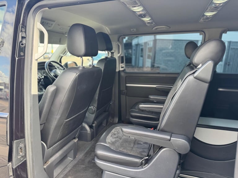 2017 Volkswagen Caravelle 2.0 BiTDI BlueMotion Tech Executive DSG Euro 6 (s/s) 5dr MPV Diesel Aut...