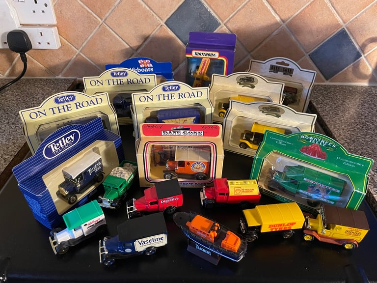 image for Bundle of die-cast models 
