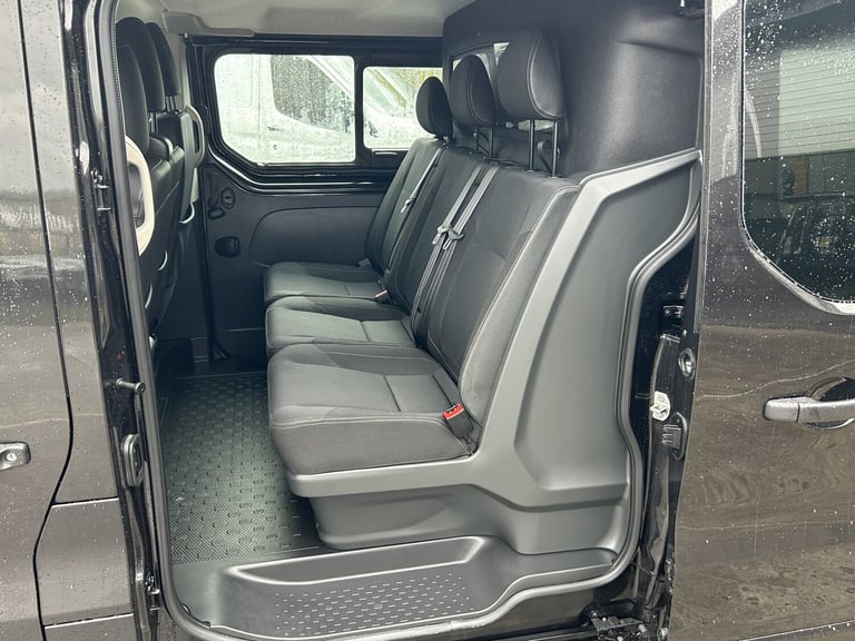 RENAULT TRAFIC 2.0 LL30 Blue dCi 170 Auto EDC Extra Sport Crew Cab Van 6 Seater