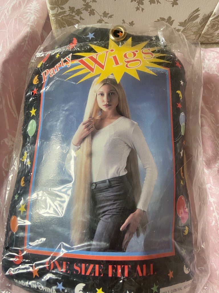 image for Very long blond wig fancy dress Halloween NEW £5