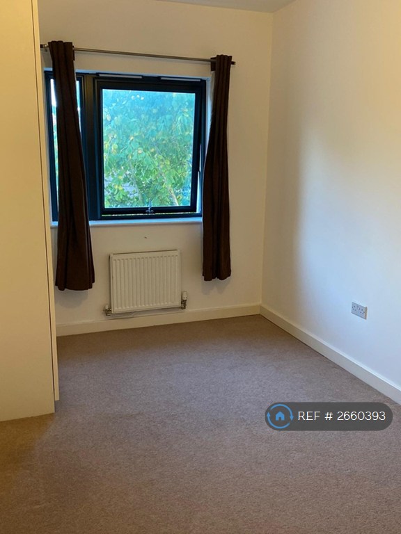 2 bedroom flat in Sidmouth Road, London, E10 (2 bed) (#2660393)