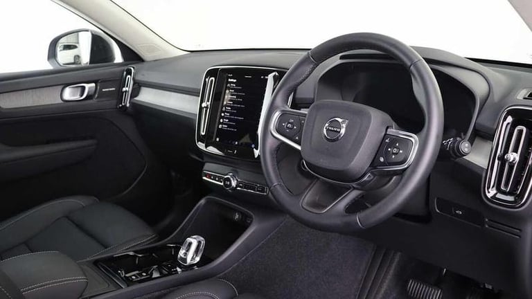 2025 Volvo XC40 Ultra B4 Mild hybrid Petrol Dark Automatic SUV Hybrid Automatic