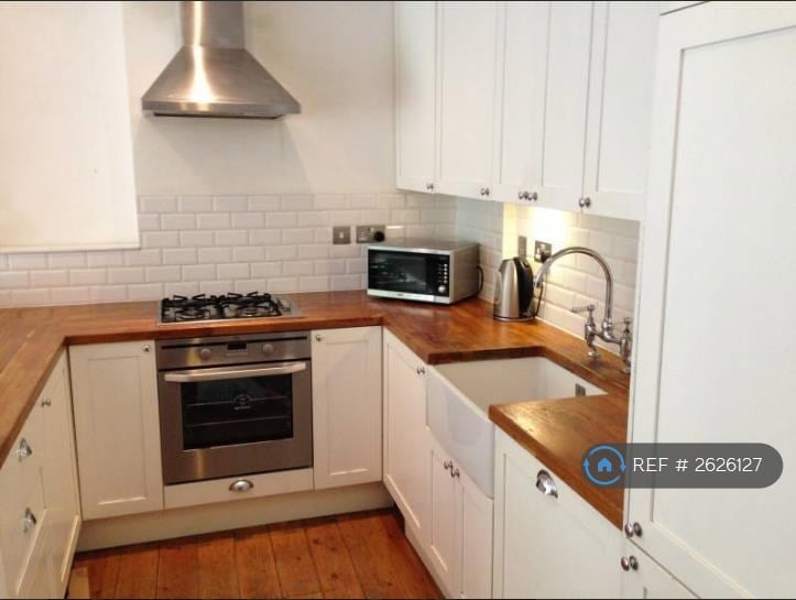 3 bedroom house in Lyham Road, London, SW2 (3 bed) (#2626127)
