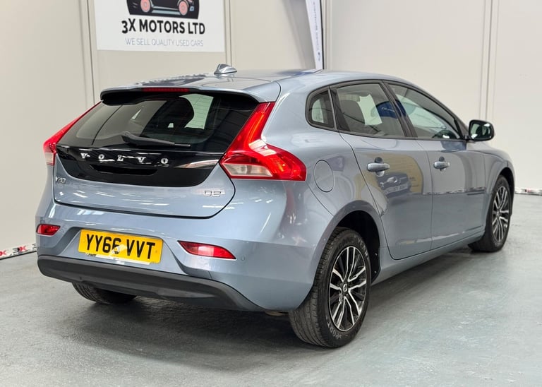 2016 Volvo V40 2.0 D2 Momentum Nav Plus Euro 6 (s/s) 5dr HATCHBACK Diesel Manual