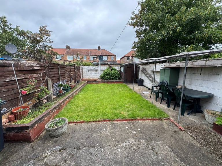 3 bedroom house in 3 Bedroom Semi Detached House – Oaklands Avenue, Edmonton N9