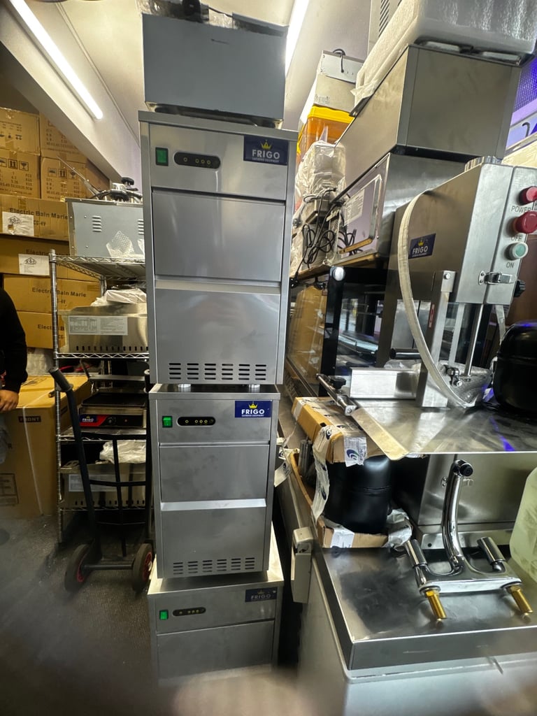 Commercial ice maker 