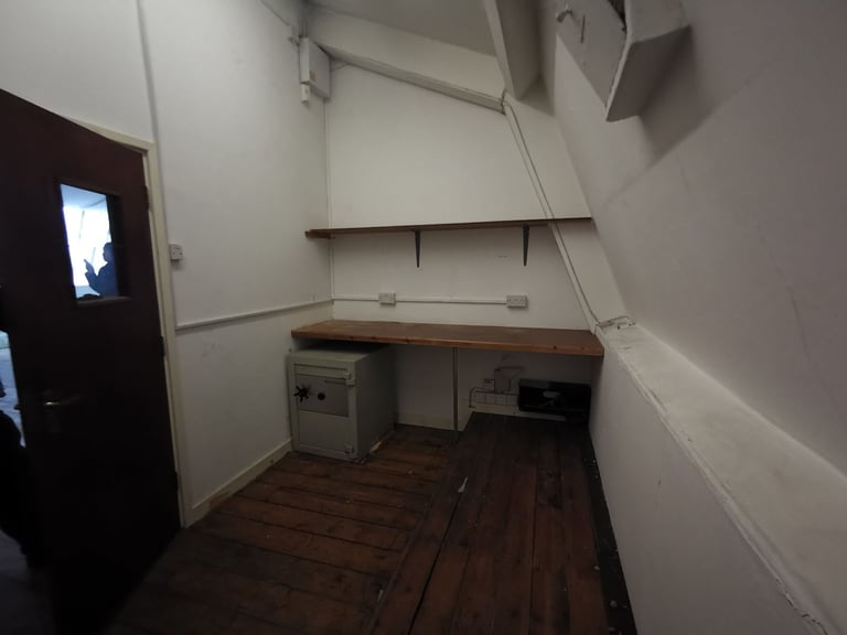 large first floor space space available Walsall Town centre