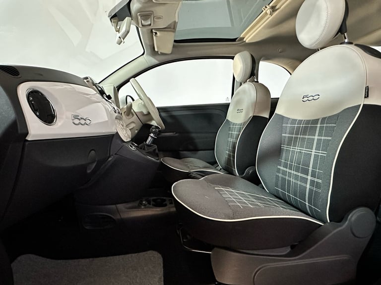 WHITE 2016 FIAT 500 LOUNGE 1.2 PETROL 3 DOOR HATCHBACK 1 PREVIOUS OWNER £20 TAX