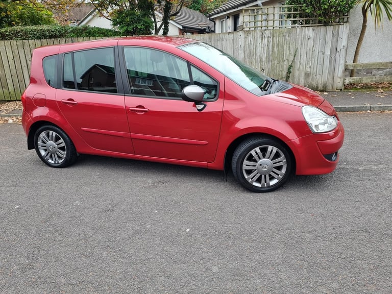 Stunning Magenta Red 2011 Renault Modus Dynamique Mpv 1149cc Mot Until 12th August