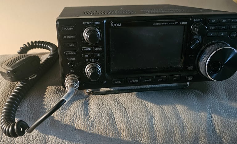 Icom IC-7300 HF/50MHz Amateur Radio Transceiver & OPC-1457R Filter Box