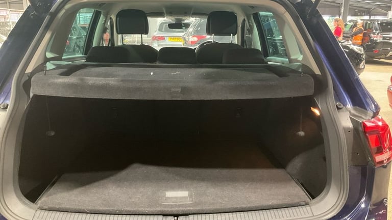 2016 Volkswagen Tiguan 2.0 TDI BlueMotion Tech SE Navigation SUV 5dr Diesel DSG 4Motion Euro 6 (s...