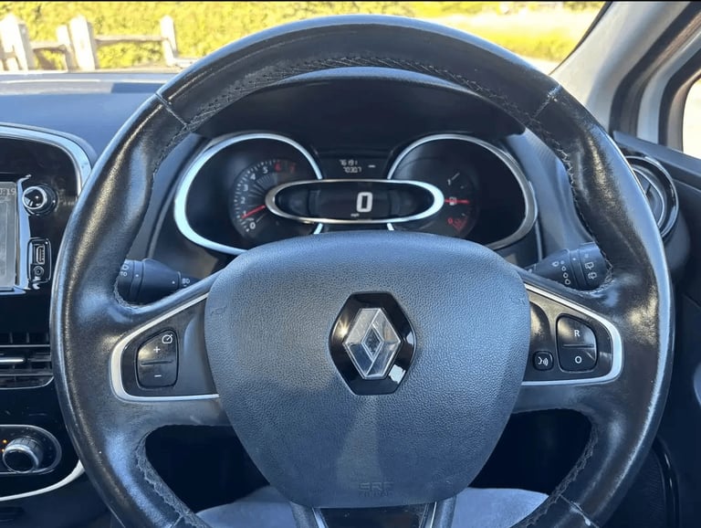 Renault, CLIO, Hatchback, 2016, Manual, 898 (cc), 5 doors