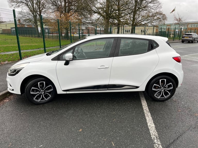 2018 Renault Clio PLAY DCI Hatchback Diesel Automatic