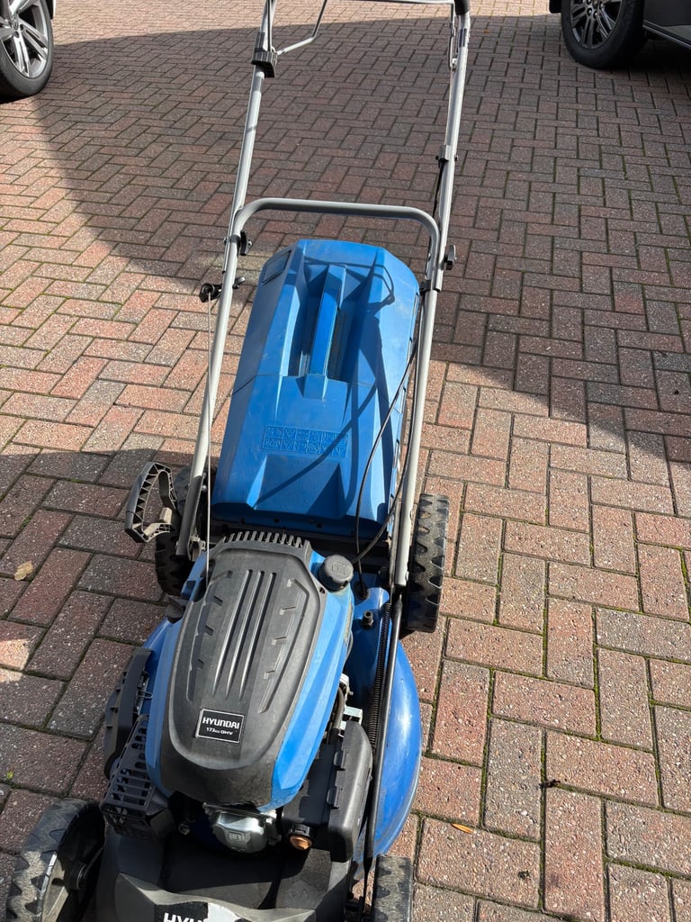 Hyundai HYM510SP Self - Propelled Petrol Lawnmower