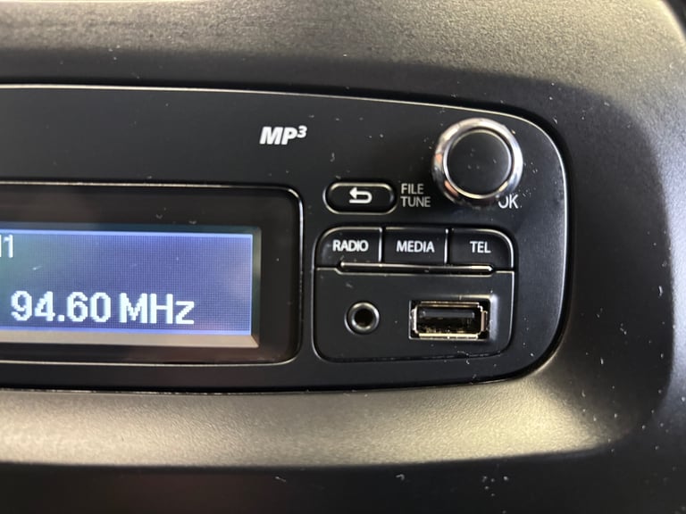 2016 Renault Clio 1.2 16V Play 5dr HATCHBACK Petrol Manual