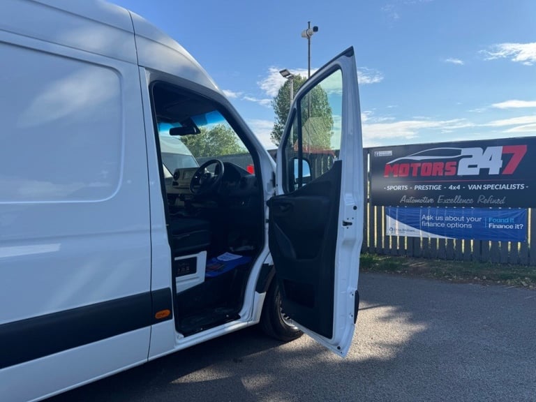 Mercedes-Benz Sprinter 3.5t H2 L2 Progressive Van++1 OWNER++CRUISE++REV