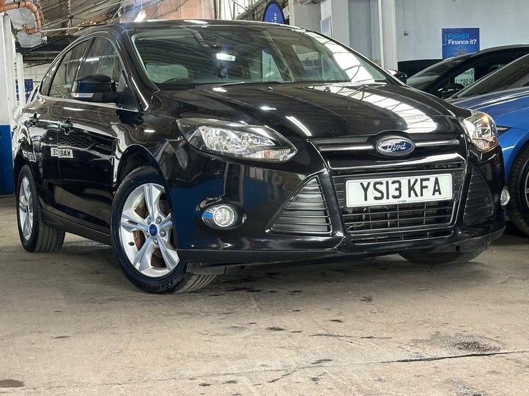 image for 2013 Ford Focus 1.6 Zetec Powershift Euro 5 5dr HATCHBACK Petrol Automatic