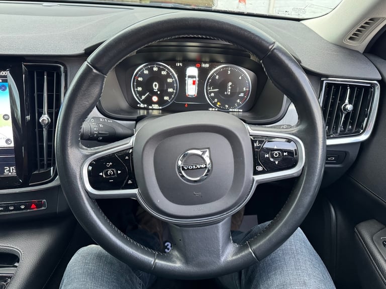 2019 Volvo V90 2.0 D4 Momentum Nav 5dr Geartronic Auto ULEZ ESTATE Diesel Automatic