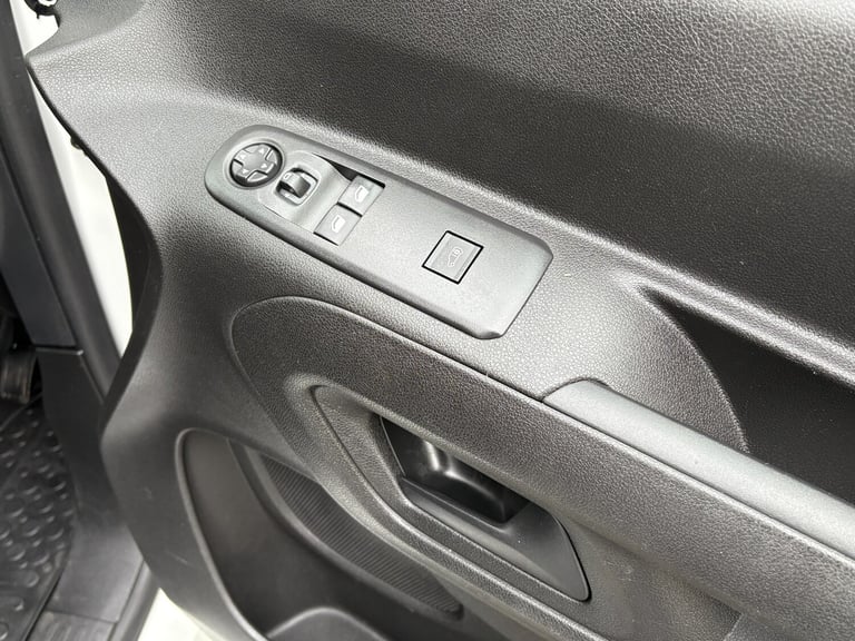 2020 Vauxhall Combo 1.6 Turbo D 2300 Sportive Panel Van 4dr Diesel Manual L1 H1