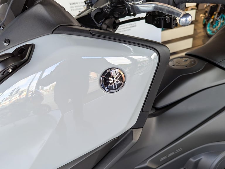 NEW '25 Yamaha TMAX Tech MAX. Ceramic Grey. £14,400 On The Road (No Added Fees)