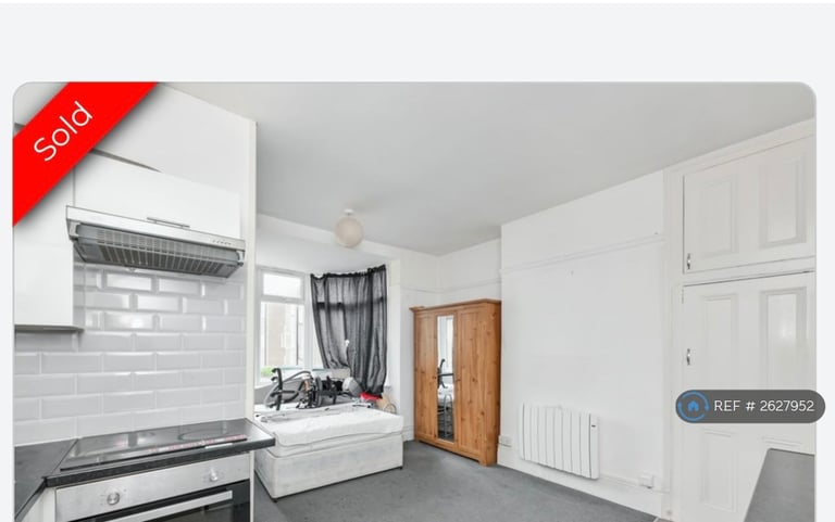 image for Studio flat in Castle Street, Luton, LU1 (#2627952)
