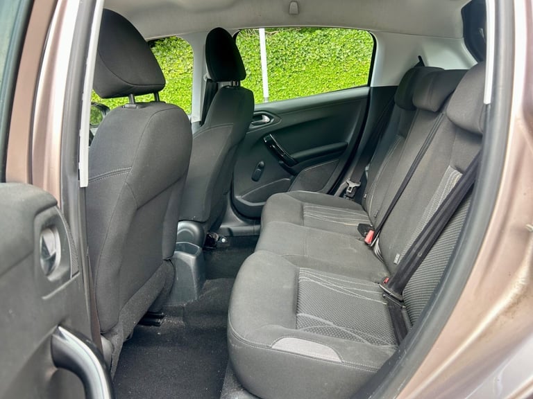 2012 Peugeot 208 1.4 e-HDi Active 5dr EGC HATCHBACK Diesel Automatic