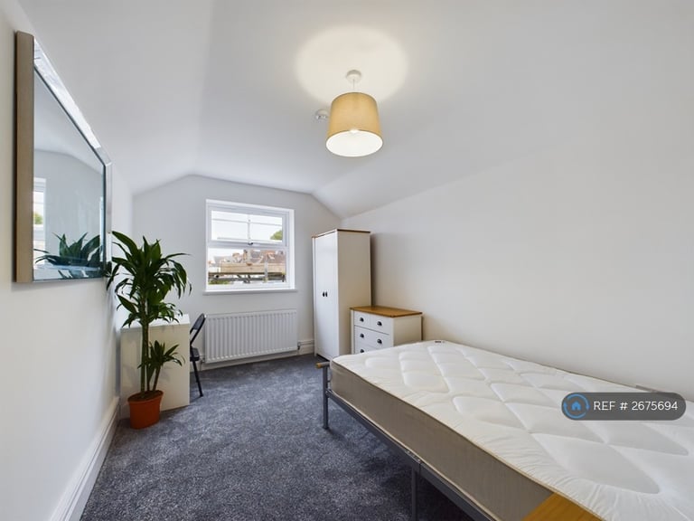 5 bedroom house in Rawden Place, Cardiff, CF11 (5 bed) (#2675694)