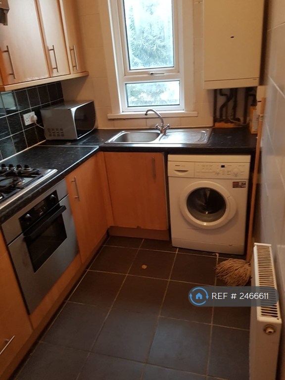 Studio flat in Ilford, London, IG3 (#2466611)