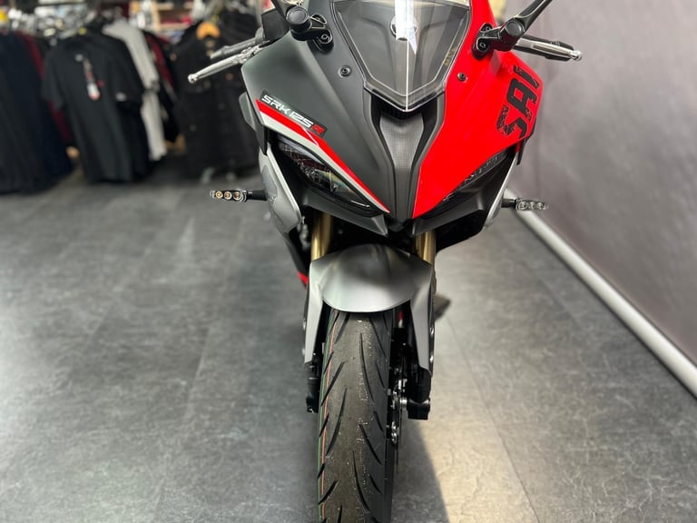 QJ MOTOR SRK125R 2025 TOP SEC ALL BRAND NEW MODEL AND ONLY £2999 