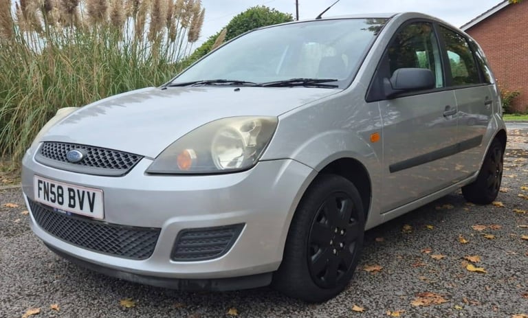 MOT - 16th of October 2026. 3 Owners. Ford Fiesta Style Climate - 2008/58 - 1.25 Petrol Manual 5 dr