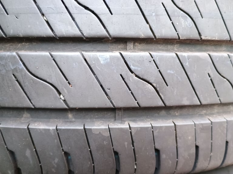 image for GoodYear Efficient Grip 2 van tyres x 4 ( 215/65/16 109 )