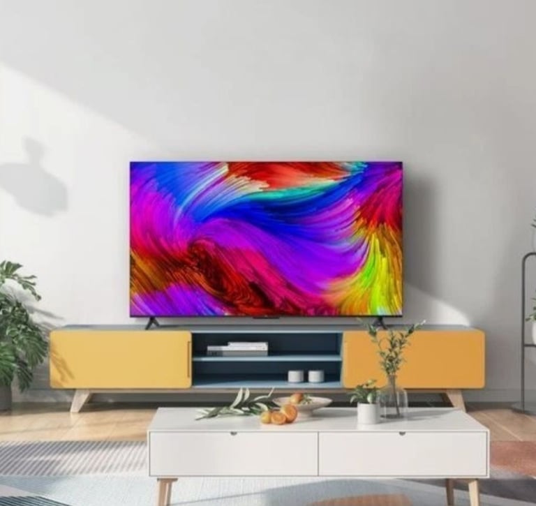 * FREE DELIVERY BEAUTIFUL 4K UHD HDReady 43 Inch TCL ROKU LED SMART TV WIFI FREEVIEW FREEPLAY TELE
