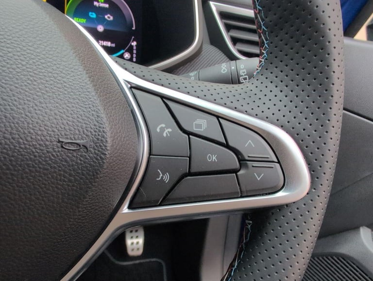 2024 Renault Clio 1.6 E-TECH esprit Alpine Hatchback 5dr Petrol Hybrid Auto Euro 6 (s/s) (145 HAT...